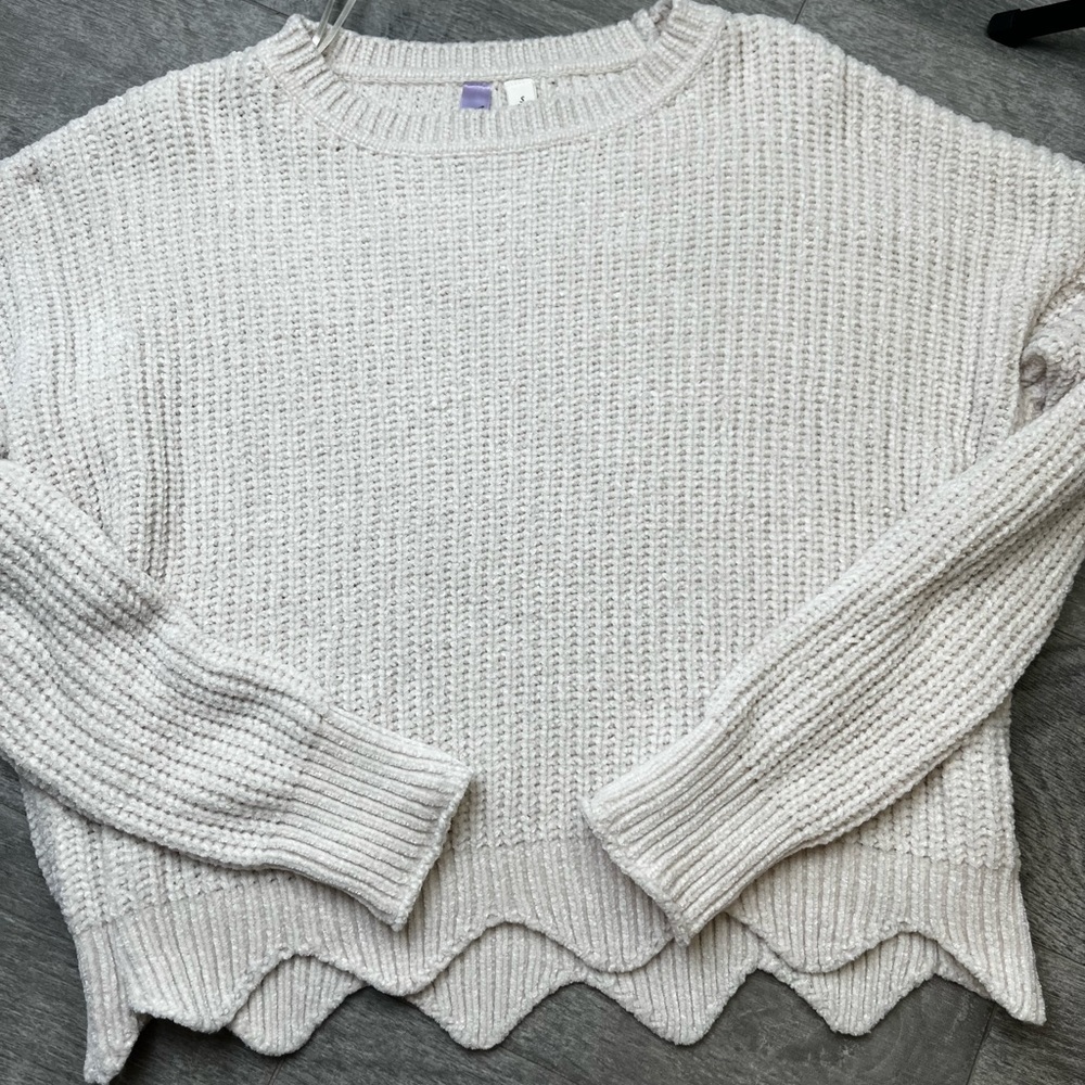 Knit super soft crop sweater size Small